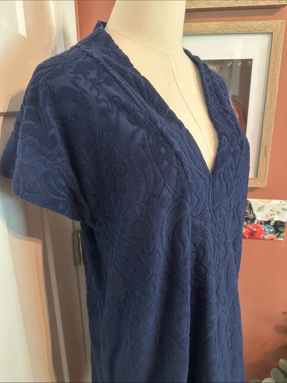 Lilly Pulitzer Navy shell Textured terry cloth pockets V-Neck Large coverup